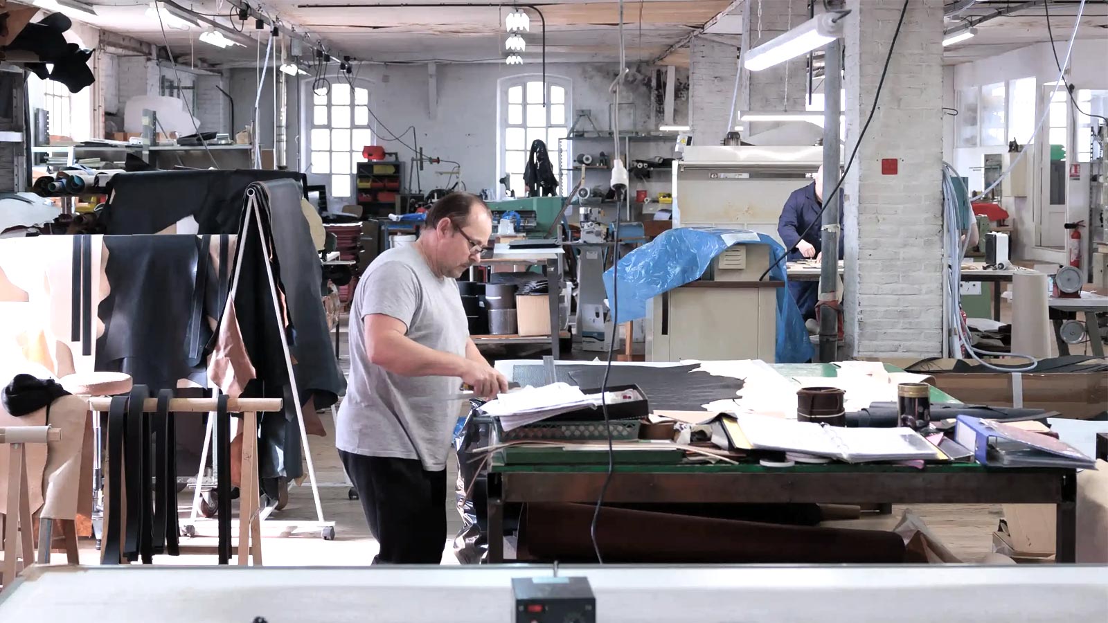 Atelier Français de fabrication des ceintures en cuir Made in France Ursul 